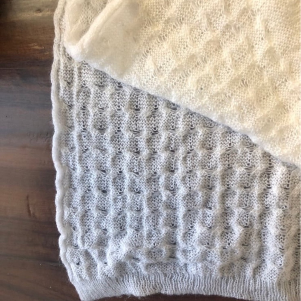 White very beatiful long scarf - Picture 5 of 7
